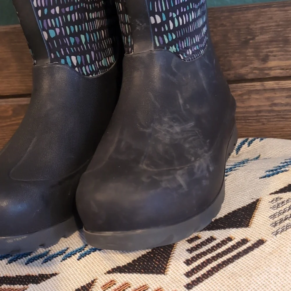 Bogs Black and Blue Women's Winter Boots